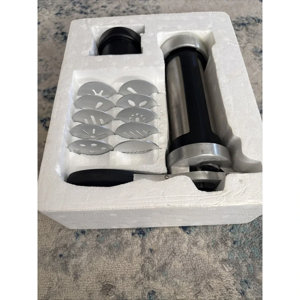 VTG WILTON Cookie Pro Very Fun Cookie Press 10 Disks Used But Great Condition